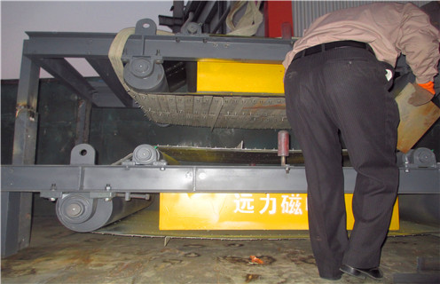 永磁自卸除鐵器，甘肅永磁自御式自動除鐵器性能_技術參數(shù)_甘肅永磁自御式自動除鐵器性能磁塊安裝方式_如何換帶 