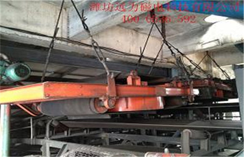 輸送帶除鐵器，河北輸送帶除鐵器安示意圖_強(qiáng)磁河北輸送帶除鐵器安示意圖工作原理構(gòu)造選型_廠家 