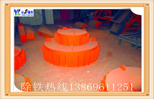 一.遼寧除鐵器磁路設(shè)計(jì) 采用計(jì)算機(jī)模擬設(shè)計(jì),透磁深度大.磁力強(qiáng).內(nèi)部采用電工專用樹(shù)脂澆注,自冷式全密封結(jié)構(gòu).防塵.防雨.耐腐蝕.自動(dòng)卸鐵.維護(hù)簡(jiǎn)便.滾筒腰鼓形結(jié)構(gòu),具備皮帶自動(dòng)糾偏功能,特制全密封軸承座,可實(shí)現(xiàn)長(zhǎng)期無(wú)故障運(yùn)行.產(chǎn)品配套性好,整流設(shè)備功能齊全,具有手動(dòng)和集控功能,能滿足多種場(chǎng)合的使用要求.可有效吸除混雜在非磁性物料中0.1-35公斤的鐵磁性物質(zhì). 二.遼寧除鐵器廠家的口碑 遼寧除鐵器在業(yè)內(nèi)的好口碑是十幾年一點(diǎn)一滴積累出來(lái)的,優(yōu)質(zhì)的除鐵器凝結(jié)了遼寧技術(shù)人員的心血和先進(jìn)的技術(shù)精髓,它帶給用戶帶來(lái)優(yōu)越的除鐵提純體驗(yàn),讓人用后不忘,是選礦設(shè)備里的老前輩,遼寧在眾多除鐵器廠家中脫穎而出是行業(yè)里的霸王