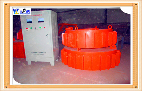 電磁除鐵器rcdb-14重量是,濰坊遠(yuǎn)力磁電生產(chǎn)的電磁除鐵器都是按國家標(biāo)準(zhǔn)生產(chǎn),重量足斤足兩,讓每個(gè)購習(xí)遠(yuǎn)力電磁除鐵器的客戶都放心.  　　一.電磁除鐵器rcdb-14的技術(shù)參數(shù)  　　1.磁路采用計(jì)算機(jī)模擬設(shè)計(jì),透磁深度大.磁力強(qiáng).  　　2. 內(nèi)部采用電工專用樹脂澆注,自冷式全密封結(jié)構(gòu).防塵.防雨.耐腐蝕.  　　3.自動(dòng)卸鐵.維護(hù)簡便.滾筒腰鼓形結(jié)構(gòu),具備皮帶自動(dòng)糾偏功能,特制全密封軸承座,可實(shí)現(xiàn)長期無故障運(yùn)行.  　　4.產(chǎn)品配套性好,整流設(shè)備功能齊全,具有手動(dòng)和集控功能,能滿足多種場合的使用要求.  　　5.可有效吸除混雜在非磁性物料中0.1-35公斤的鐵磁性物質(zhì).