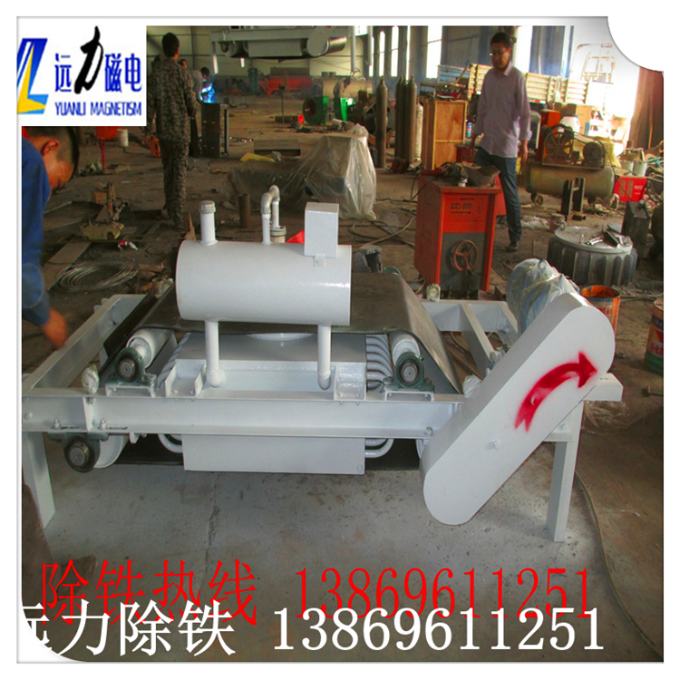 強(qiáng)迫油冷電磁除鐵器磁系是如何設(shè)計(jì)的,理念如何?遠(yuǎn)力技術(shù)部嚴(yán)格遵循六個(gè)安全設(shè)計(jì)理念進(jìn)行產(chǎn)品設(shè)計(jì),使遠(yuǎn)力生產(chǎn)的強(qiáng)迫油冷電磁除鐵器產(chǎn)品更安全,更耐用的保證. ?1.精心設(shè)計(jì)遠(yuǎn)力工程題歷時(shí)兩年,收集了一萬余組強(qiáng)迫油冷電磁除鐵器現(xiàn)場數(shù)據(jù)自行研制開發(fā)了第一個(gè)三維立體磁場計(jì)算模型.可根據(jù)用戶現(xiàn)場的實(shí)際工況進(jìn)行快速精確設(shè)計(jì). 2.為保證用戶現(xiàn)場的使用安全,我公司所有電磁的的吸力均按熱態(tài)2.5位的安全系數(shù)進(jìn)行設(shè)計(jì)和制造.